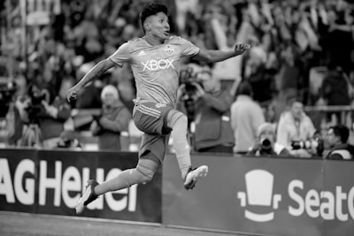 الأهلي والزمالك اليوم مباشرمواجهة كلاسيكية تلهب المشاعر